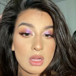 Meet your Posher, Pia